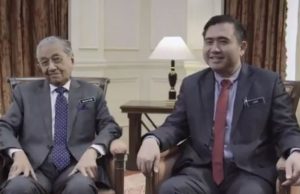 Menteri Kewangan, Lim Guan Eng yang didakwa "kedekut" kerana enggan menambahkan peruntukan untuk Kementerian Pengangkutan bagi menerbitkan video kempen mendedahkan bahawa Perdana Menteri, Tun Dr. Mahathir Mohamad adalah jauh lebih kedekut.