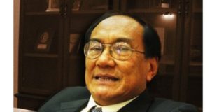 Bekas Ketua Hakim Negara Tun Zaki Azmi mahu Peraturan-Peraturan Pegawai Awam (Kelakuan dan Tatatertib) 1993 dipinda bagi memperketatkan peraturan berhubung pembabitan penjawat awam dan kakitangan badan berkanun dan syarikat berkaitan kerajaan (GLC) dalam politik.