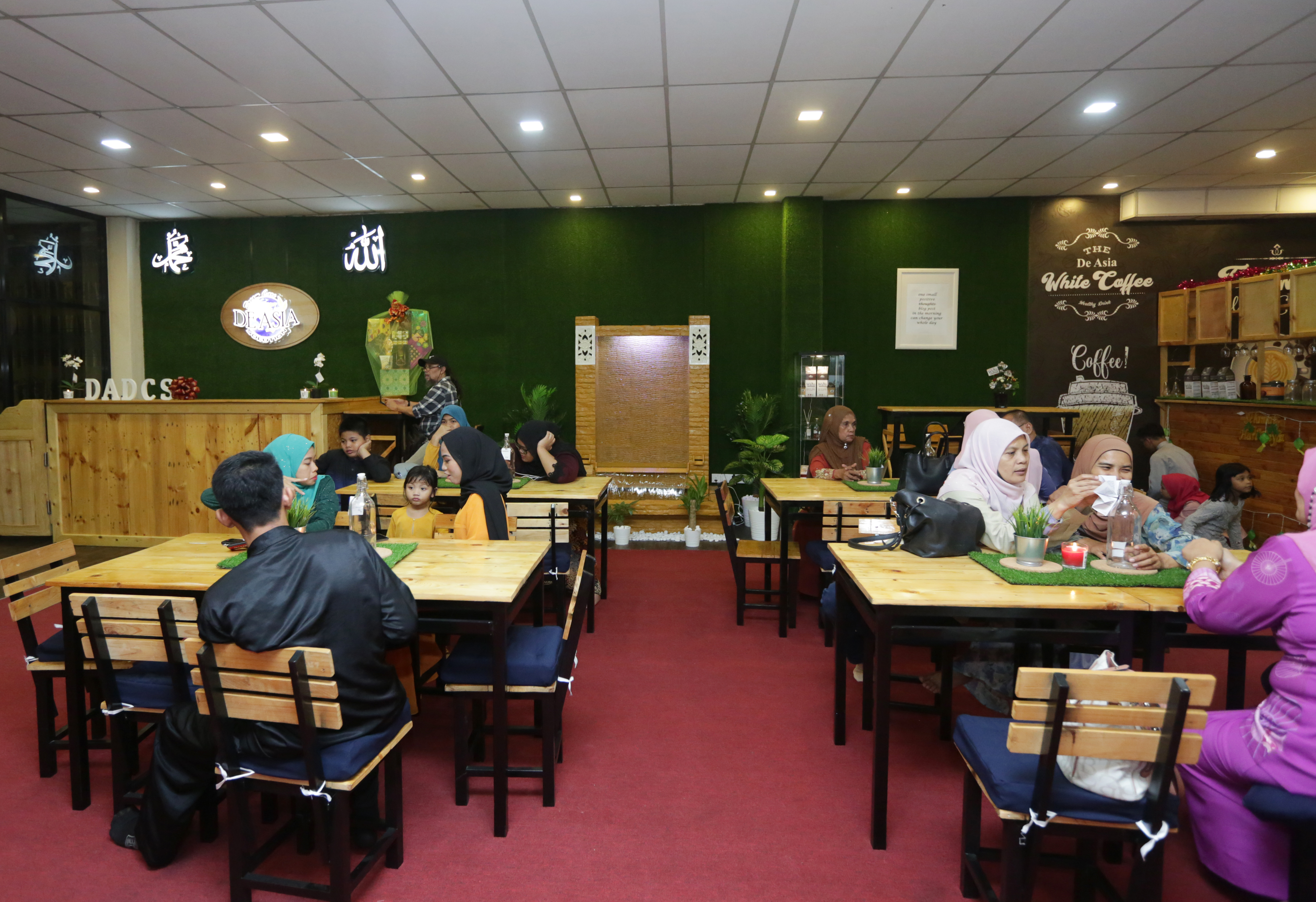 Kafe De Asia akan dibuka kepada orang ramai awal tahun depan.