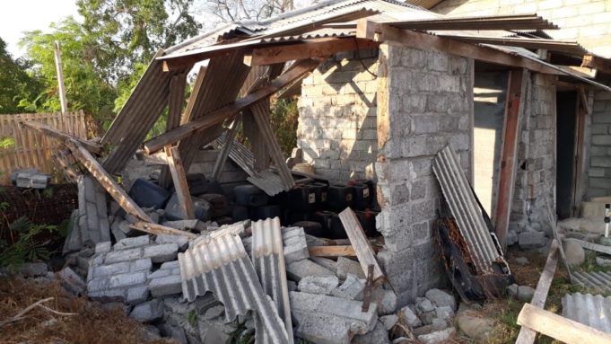 Gempa bumi dengan kekuatan 6.4 skala Richter melanda Pulau Lombok pada pukul 5.47 pagi waktu tempatan dan setakat ini pihak berkuasa Indonesia mengesahkan 10 orang meninggal dunia manakala 40 lagi mengalami kecederaan.