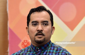 Ketua Pergerakan Pemuda UMNO, Datuk Asyraf Wajdi Dasuki hadir pada sidang media mengenai pengenalan kepimpinan tertinggi UMNO yang baharu di Menara Dato' Onn, Pusat Dagangan Dunia Putra, Kuala Lumpur. foto: IQBAL BASRI, 01 JULAI 2018.