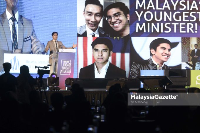 Menteri Belia dan Sukan, Syed Saddiq Syed Abdul Rahman menyampaikan ucaptama khas pada Persidangan Sosial Malaysia 2018 di Pusat Pameran dan Perdagangan Antarabangsa (MITEC), Kuala Lumpur. foto AFIQ RAZALI, 04 JULAI 2018.