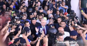 Kes bekas Perdana Menteri Datuk Seri Najib Tun Razak yang didakwa atas tuduhan pecah amanah dan salah guna kuasa berkaitan dana SRC International Sdn Bhd berjumlah RM42 juta akan didengar di hadapan Hakim Mahkamah Tinggi Mohd Nazlan Mohd Ghazali.