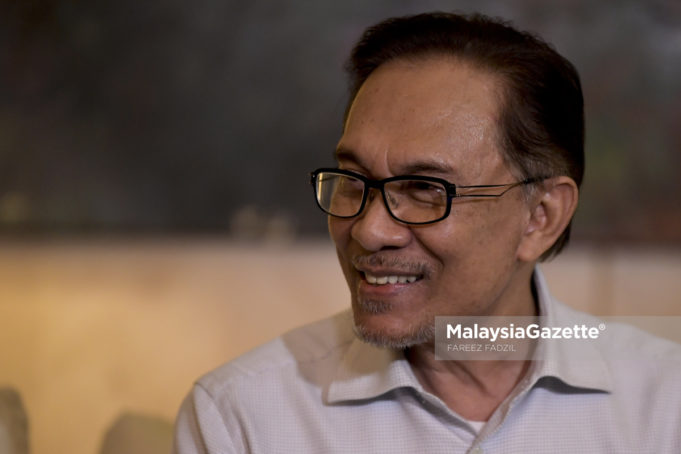 Datuk Seri Anwar Ibrahim akan bertanding di Parlimen Port Dickson selepas ahli Parlimen kawasan tersebut, Datuk Danyal Balagopal Abdullah mengumumkan menawarkan kerusi tersebut kepada Ketua Umum PKR itu.