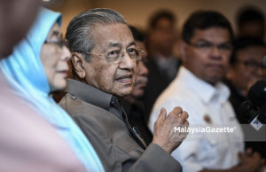 Perdana Menteri yang juga Pengerusi Pakatan Harapan, Tun Dr Mahathir Mohamad bercakap pada sidang media selepas mempengerusikan Mesyuarat Majlis Presiden Pakatan Harapan di Yayasan Kepimpinan Perdana (YKP), Putrajaya. foto HAZROL ZAINAL, 06 JULAI 2018.