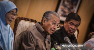 Perdana Menteri merangkap Pengerusi Pakatan Harapan, Tun Dr. Mahathir Mohamad bercakap pada sidang media selepas mepengerusikan Mesyuarat Majlis Presiden Pakatan Harapan di Yayasan Kepimpinan Perdana, Putrajaya. foto AFFAN FAUZI, 06 JULAI 2018