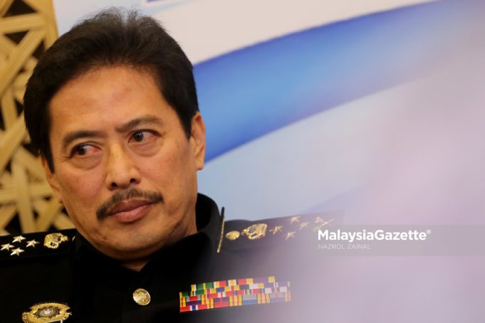 Timbalan Ketua Pesuruhjaya (Operasi) SPRM Datuk Seri Azam Baki berkata penangkapan bekas Perdana Menteri Datuk Seri Najib Razak tidak akan melibatkan isterinya Datin Seri Rosmah Mansor.