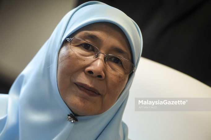 Presiden PKR Datuk Seri Dr Wan Azizah Wan Ismail kekal sebagai Timbalan Perdana Menteri jika suaminya Ketua Umum PKR Datuk Seri Anwar Ibrahim menang jawatan Presiden pada pemilihan parti itu akan datang.