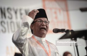 Ahli Parlimen Temerloh, Mohd Anuar Tahir menyifatkan tindakan pembangkang keluar dewan bagi menyatakan bantahan berhubung pelantikan Speaker Dewan Rakyat hari ini tidak lebih daripada melatih diri menjadi pembangkang.