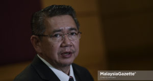 Menteri Pertanian dan Industri Asas Tani, Salahuddin Ayub bercakap pada majlis Sambutan Hari Raya Aidilfitri Kementerian Pertanian dan Industri Asas Tani di MOA, Putrajaya. foto SYAFIQ AMBAK, 11 JULAI 2018