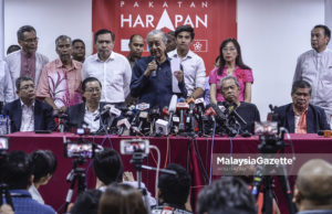 Kader DAP yang menyertai satu kem pasca-PRU telah menyuarakan rasa tidak puas hati kepada pemimpin parti berhubung barisan Kabinet yang diputuskan Perdana Menteri, Tun Dr. Mahathir Mohamad.