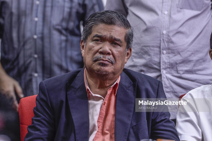 Presiden Parti Amanah Negara (Amanah), Mohamad Sabu mengesahkan terdapat pemimpin UMNO yang menawarkan diri untuk menyertai Pakatan Harapan (PH).