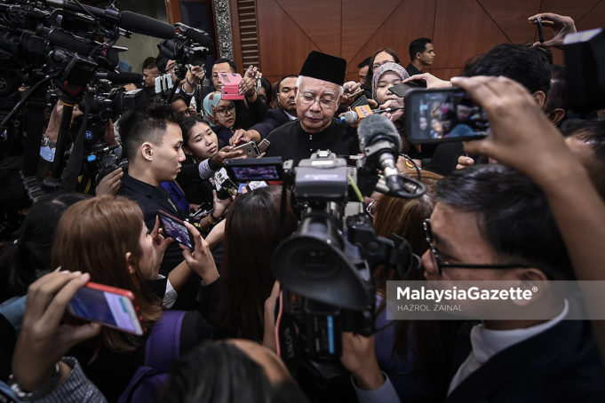 Akaun peribadi bekas Perdana Menteri, Datuk Seri Najib Tun Razak sudah tidak lagi dibekukan dan tindakan tersebut dikatakan dilakukan secara senyap-senyap.