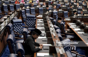 Ahli Parlimen Rembau, Khairy Jamaluddin Abu Bakar dan Ahli Parlimen Kimanis, Datuk Seri Anifah Aman tidak akan dikenakan sebarang tindakan disiplin parti seperti yang diuar-uarkan sebelum ini.