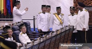 Perdana Menteri, Tun Dr. Mahathir Mohamad bersama barisan menteri-menteri kabinet turut hadir pada Istiadat Pembukaan Penggal Pertama Majlis Parlimen Yang Keempat Belas 2018 di Bangunan Parlimen, Kuala Lumpur. foto NOOR ASREKUZAIREY SALIM, 17 JULAI 2018