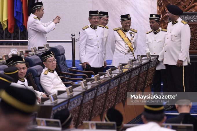 MGF17072018_AGONG PEMBUKAN PARLIMEN KE14_27 Perdana Menteri, Tun Dr. Mahathir Mohamad bersama barisan menteri-menteri kabinet turut hadir pada Istiadat Pembukaan Penggal Pertama Majlis Parlimen Yang Keempat Belas 2018 di Bangunan Parlimen, Kuala Lumpur. foto NOOR ASREKUZAIREY SALIM, 17 JULAI 2018