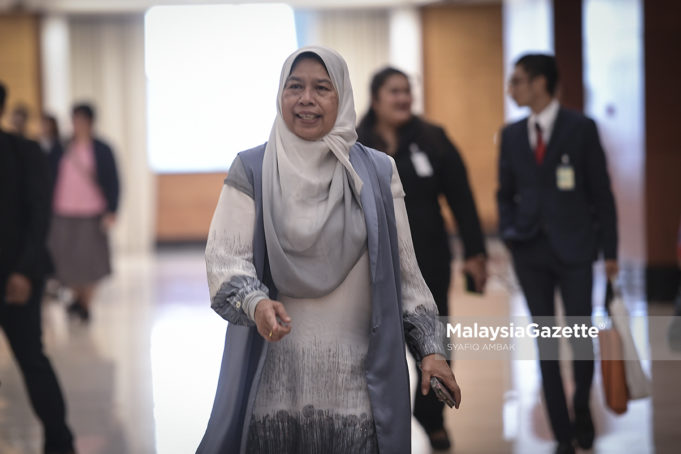 Menteri Kesejahteraan Bandar, Perumahan dan Kerajaan Tempatan yang juga Ahli Parlimen Ampang, Yb Zuraida Kamaruddin hadir pada Sidang Dewan Rakyat di Bangunan Parlimen, Kuala Lumpur. foto SYAFIQ AMBAK, 24 JULAI 2018.