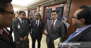 Menteri Hal Ehwal Ekonomi, Datuk Seri Azmin Ali ketika menghadiri sesi perbahasan di Dewan Rakyat, Bangunan Parlimen, Kuala Lumpur. foto FAREEZ FADZIL, 25 JULAI 2018
