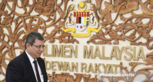 Menteri Luar Negeri, Datuk Saifuddin Abdullah ketika menghadiri sesi perbahasan di Dewan Rakyat, Bangunan Parlimen, Kuala Lumpur. foto FAREEZ FADZIL, 25 JULAI 2018
