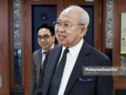 Annuar ingatkan Ku Li ikut arahan parti bukan ketetapan sendiri Ahli Parlimen Gua Musang, Tengku Razaleigh Hamzah ketika menghadiri sesi perbahasan di Dewan Rakyat, Bangunan Parlimen, Kuala Lumpur. foto FAREEZ FADZIL, 25 JULAI 2018