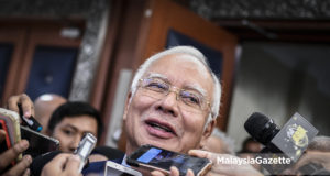 Bekas Perdana Menteri yang juga Ahli Parlimen Pekan, Datuk Seri Najib Tun Razak bercakap kepada media pada Sidang Dewan Rakyat di Bangunan Parlimen, Kuala Lumpur. foto HAZROL ZAINAL, 26 JULAI 2018.