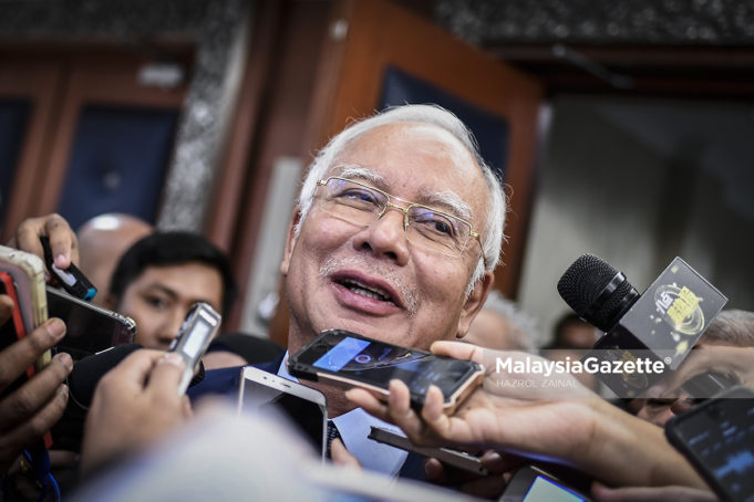 Bekas Perdana Menteri yang juga Ahli Parlimen Pekan, Datuk Seri Najib Tun Razak bercakap kepada media pada Sidang Dewan Rakyat di Bangunan Parlimen, Kuala Lumpur. foto HAZROL ZAINAL, 26 JULAI 2018.