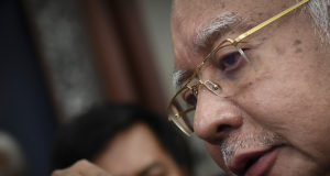 Bekas Perdana  Datuk Seri Najib Tun Razak hari ini sekali lagi dipanggil untuk memberikan keterangan bagi membantu siasatan polis berkaitan skandal 1Malaysia Development Berhad (1MDB) di Menara KPJ, Jalan Tun Razak di sini. 