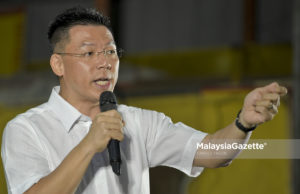 Nga Kor Ming yang juga Pengerusi DAP Perak berkata, beliau sebaliknya berpegang kepada konsep "orang Malaysia" tidak mengira latar belakang kaum Melayu, India, Cina atau etnik lain.