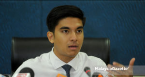 Menteri Belia dan Sukan, Syed Saddiq Syed Abdul Rahman, menyifatkan gaji yang diberikan kepada Pengarah Akademi Mokhtar Dahari (AMD), Lim Teong Kim berjumlah RM175,000 sebulan dengan pengecualian cukai, perlu dinilai semula.