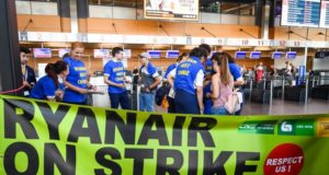 Kakitangan Ryanair protes