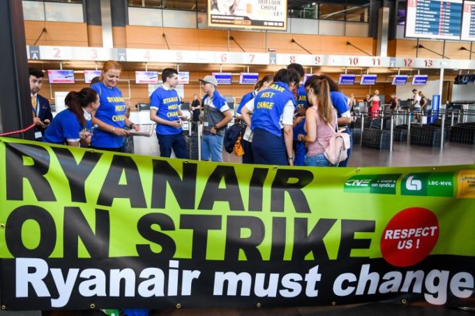 Kakitangan Ryanair protes