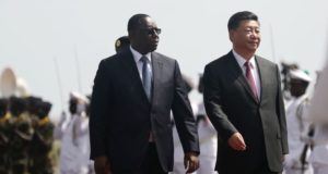 Presiden China Xi Jinping bersama Presiden Senegal, Macky Sall.