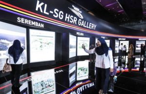 Malaysia dan Singapura bersetuju untuk menangguhkan pelaksanaan projek Kereta Api Berkelajuan Tinggi (HSR) sehingga ke suatu tempoh yang akan ditetapkan.