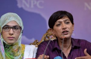 Transgender mangsa serangan asid jadi calon PRU Pakistan