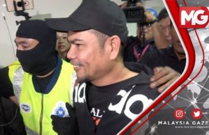 TERKINI : Jamal Yunos Diiring Anggota Polis Tiba di Mahkamah Ampang