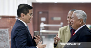Menteri Hal Ehwal Ekonomi, Datuk Seri Azmin Ali ketika menghadiri sesi perbahasan di Dewan Rakyat, Bangunan Parlimen, Kuala Lumpur. foto FAREEZ FADZIL, 01 OGOS 2018
