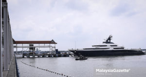 Kapal mewah ‘Equanimity’ yang dipercayai milik seorang ahli perniagaan, Jho Low tiba di Terminal Bousthead Cruise Center, Pelabuhan Klang, Selangor. foto HAZROL ZAINAL, 07 OGOS 2018.