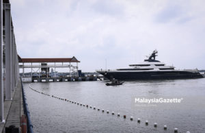 Kapal mewah ‘Equanimity’ yang dipercayai milik seorang ahli perniagaan, Jho Low tiba di Terminal Bousthead Cruise Center, Pelabuhan Klang, Selangor. foto HAZROL ZAINAL, 07 OGOS 2018.