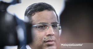 Peguam 1Malaysia Development Berhad (1MDB), Jeremy Joseph bercakap kepad media mengenai Kapal mewah ‘Equanimity’ dipercayai milik seorang ahli perniagaan, Jho Low yang berlabuh di Terminal Bousthead Cruise Center, Pelabuhan Klang, Selangor. foto HAZROL ZAINAL, 07 OGOS 2018.