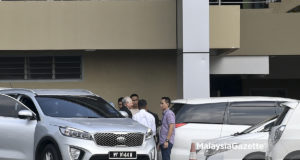 Bekas Perdana Menteri, Datuk Seri Najib Tun Razak (kiri) ketika tiba di Suruhanjaya Pencegahan Rasuah (SPRM) bagi memberi keterangan berhubung siasatan kes SRC International Sdn Bhd di Akademi Pencegahan Rasuah (MACA), Jalan Tuanku Abdul Halim, Kuala Lumpur. foto FAREEZ FADZIL, 07 OGOS 2018