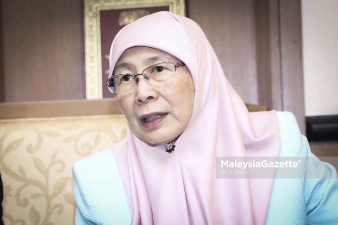 Timbalan Perdana Menteri Datuk Seri Dr Wan Azizah Wan Ismail mendedahkan kira-kira 13.7 juta pekerja di Malaysia pada ketika ini tidak dilindungi oleh sebarang bentuk polisi pelindungan keselamatan sosial.