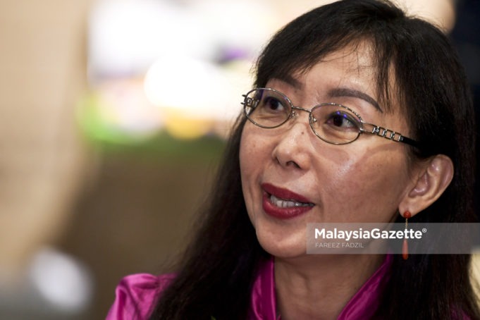 Menteri Industri Utama Teresa Kok menafikan dakwaan bahawa lawatan Tun Dr. Mahathir Mohamad ke China baru-baru ini merupakan 