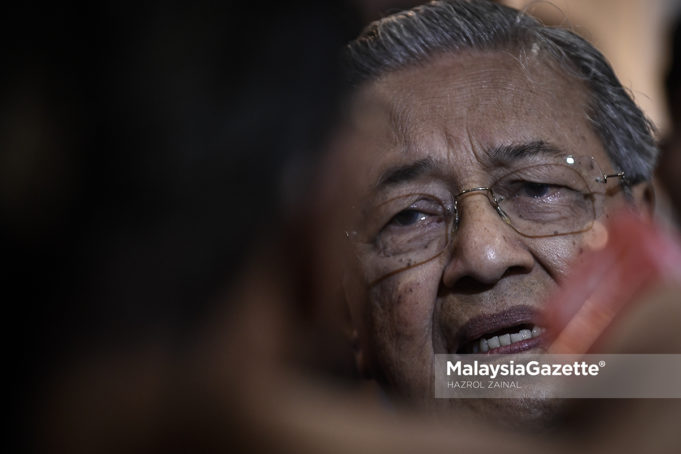 Negara kaya seharusnya mempunyai rakyat yang punya kuasa beli yang meningkat, bukan hanya kadar gaji atau upah yang tinggi, kata Perdana Menteri Tun Dr Mahathir Mohamad.