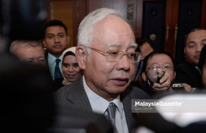 Bekas Perdana Menteri merangkap Ahli Parlimen Pekan, Datuk Seri Najib Tun Razak bercakap kepada media ketika menghadiri Sidang Dewan Rakyat di Bangunan Parlimen, Kuala Lumpur.foto IQBAL BASRI, 13 OGOS 2018