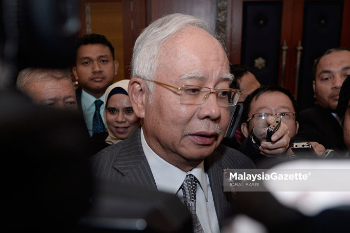 Bekas Perdana Menteri merangkap Ahli Parlimen Pekan, Datuk Seri Najib Tun Razak bercakap kepada media ketika menghadiri Sidang Dewan Rakyat di Bangunan Parlimen, Kuala Lumpur.foto IQBAL BASRI, 13 OGOS 2018