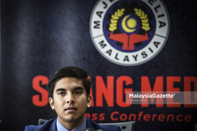 MGF13082018_SYED SADDIQ MAJLIS BELIA MALAYSIA05 Menteri Belia dan Sukan Malaysia, Syed Saddiq Syed Abdul Rahman bercakap semasa sesi sidang media selepas selesai mengadakan sesi perjumpaan bersama kepemimpinan Majlis Belia Malaysia (MBM) bagi membincangkan beberapa perkara dan hala tuju pertubuhan dan pembangunan belia di Malaysia di Bilik Mesyuarat MBM, Wisma Majlis Belia Malaysia, Bandar Tun Razak, Kuala Lumpur. foto AFFAN FAUZI, 13 OGOS 2018