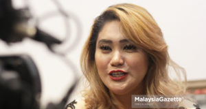 Penyanyi, Azharina Azhar pada majlis Pelancaran Jenama Azhar Zainal di Loka Malaysia, NU Sentral, Kuala Lumpur. foto MIRZA HASIM, 15 OGOS 2018