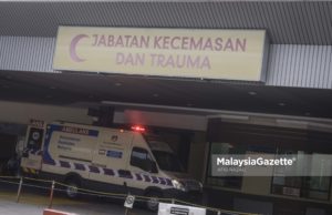 Suasana di hadapan wad kecemasan di mana pelatih Pusat Latihan Polis (PULAPOL) dirawat akibat diserang strok haba di Hospital Tengku Ampuan Rahimah (HTAR), Klang, Selangor. foto AFIQ RAZALI, 17 OGOS 2018.