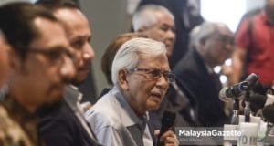 Pengerusi Majlis Penasihat Kerajaan (CEP), Tun Daim Zainuddin bercakap pada sidang media Majlis Penasihat Kerajaan (CEP) bertempat di Menara Ilham, Jalan Binjai, Kuala Lumpur. foto AFIQ RAZALI, 20 OGOS 2018.