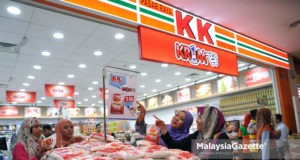 Harga gula di Malaysia sepatutnya mengalami penurunan selepas harga gula putih dunia menjunam.